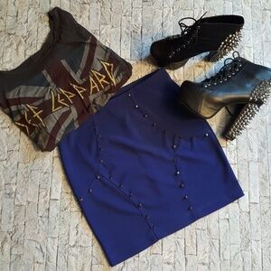 𝅺BLUE studded mini skirt.